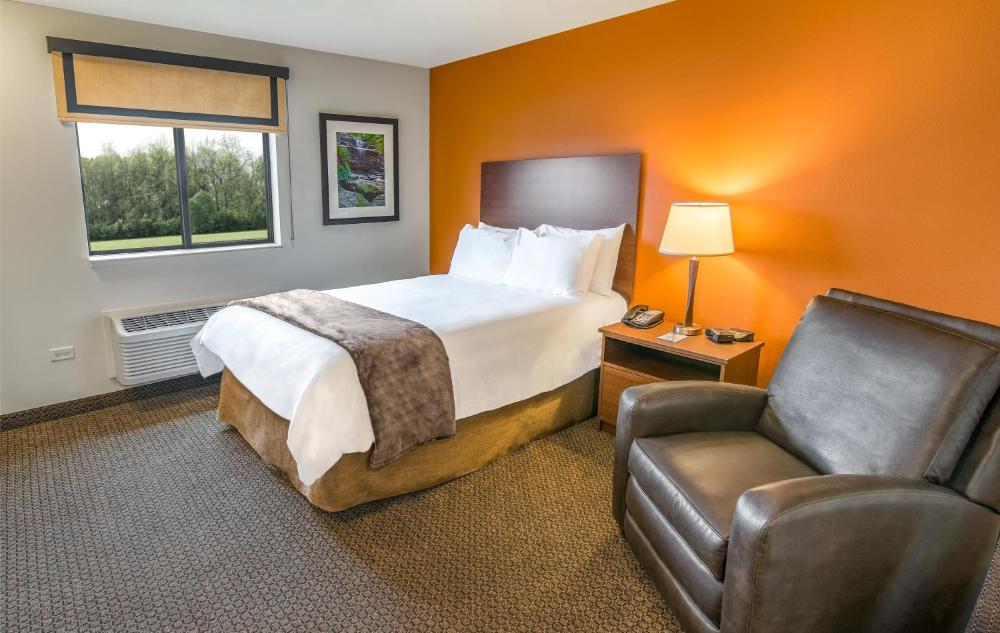 Queen Room - Mobility Accessible interior